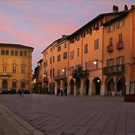 Centro Storico Luminoso Spazio Al Piazzo Biella Exterior photo